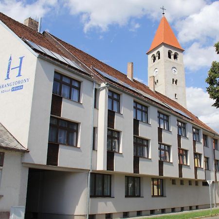Harangtorony Szallo Koszeg Ngoại thất bức ảnh