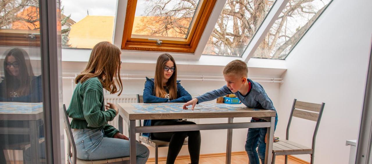 Harangtorony Szallo Koszeg Ngoại thất bức ảnh